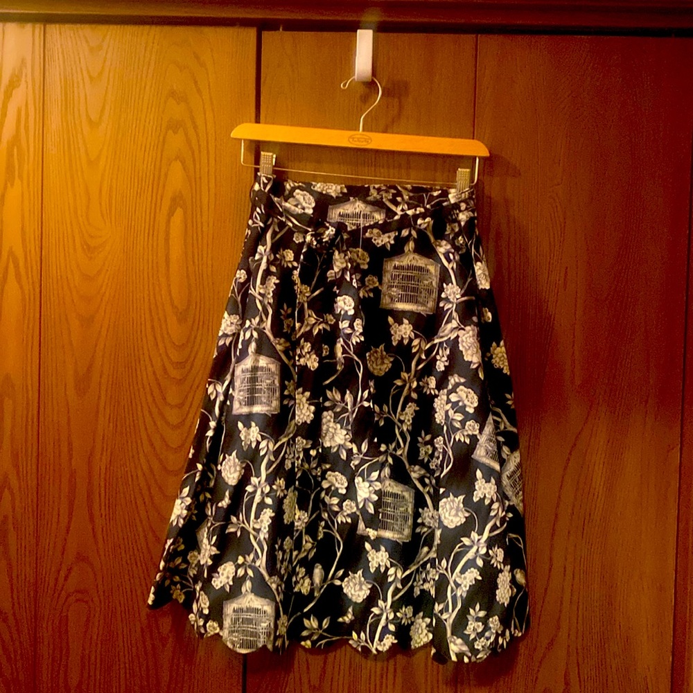 Brand new, never worn Talbots size 6, polyester, cotton lined skirt.